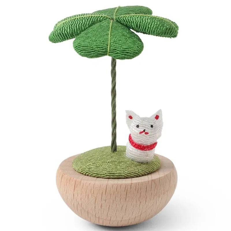 MIYA Company Figurine Clover & Fortune Cat Online